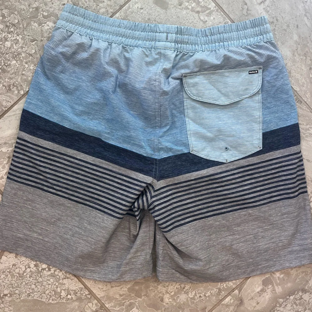 Hurley Men's Blue and Gray Swim Trunks, size L